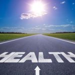 egészséget jelképező út health felirattal